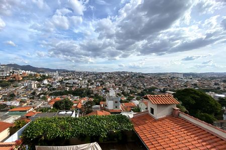 Casa para alugar com 417m², 5 quartos e 4 vagas Casa para alugar com 417m², 5 quartos e 4 vagasVista Varanda