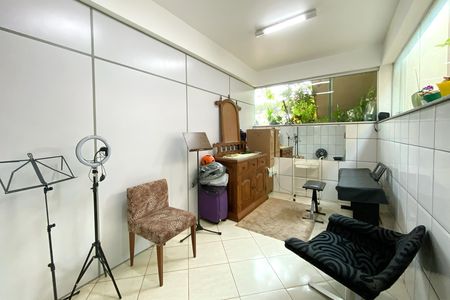 Casa para alugar com 417m², 5 quartos e 4 vagas Casa para alugar com 417m², 5 quartos e 4 vagasSala multiuso