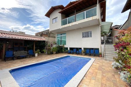 Casa para alugar com 417m², 5 quartos e 4 vagas