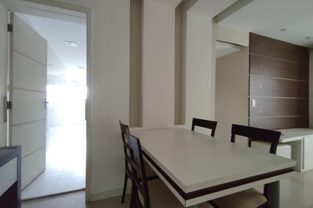 Apartamento para alugar com 70m², 3 quartos e 1 vaga Apartamento para alugar com 70m², 3 quartos e 1 vagaSala