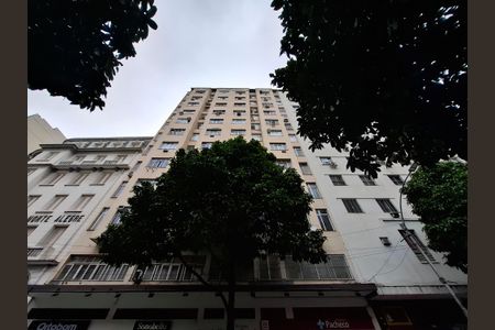 Apartamento à venda com 37m², 1 quarto e sem vaga Apartamento à venda com 37m², 1 quarto e sem vagaFachada