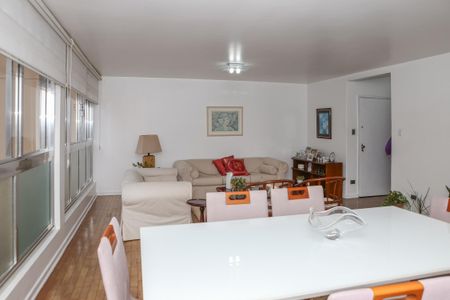 Apartamento à venda com 180m², 3 quartos e sem vagaSala