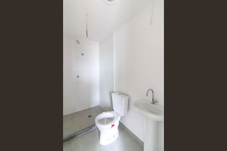 Banheiro de kitnet/studio para alugar com 1 quarto, 26m² em Jardim das Acacias, São Paulo