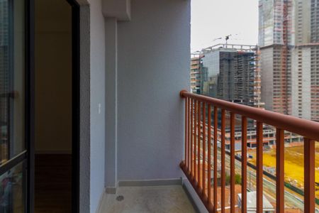 Varanda de kitnet/studio para alugar com 1 quarto, 26m² em Jardim das Acacias, São Paulo