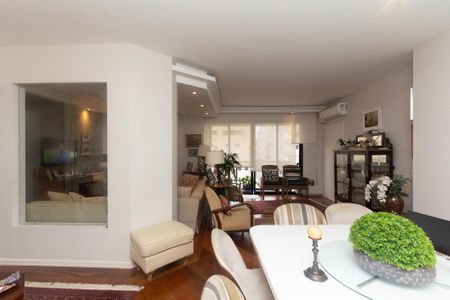 Apartamento para alugar com 155m², 2 quartos e 2 vagasSala