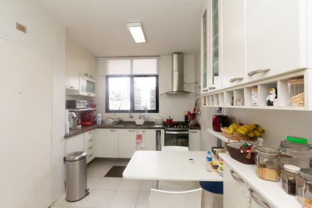 Apartamento para alugar com 155m², 2 quartos e 2 vagasCozinha
