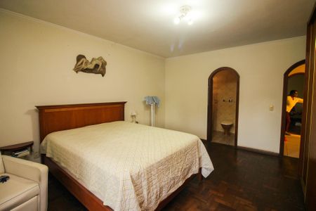 Casa à venda com 291m², 3 quartos e 3 vagasQuarto Suíte