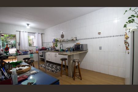 Casa de condomínio à venda com 380m², 3 quartos e 2 vagas Casa de condomínio à venda com 380m², 3 quartos e 2 vagasCozinha