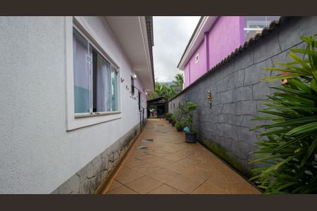 Casa de condomínio à venda com 380m², 3 quartos e 2 vagas Casa de condomínio à venda com 380m², 3 quartos e 2 vagasQuintal