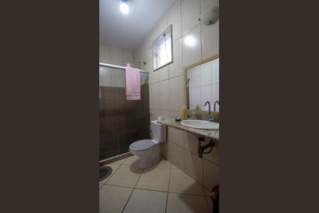 Casa de condomínio à venda com 380m², 3 quartos e 2 vagas Casa de condomínio à venda com 380m², 3 quartos e 2 vagasBanheiro da Suíte