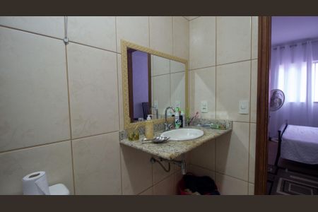 Casa de condomínio à venda com 380m², 3 quartos e 2 vagas Casa de condomínio à venda com 380m², 3 quartos e 2 vagasBanheiro da Suíte