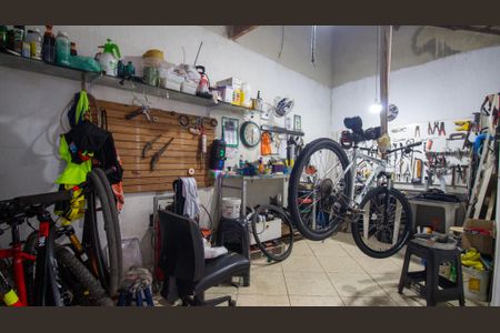 Casa de condomínio à venda com 380m², 3 quartos e 2 vagas Casa de condomínio à venda com 380m², 3 quartos e 2 vagasQuarto de Serviço