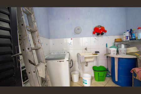 Casa de condomínio à venda com 380m², 3 quartos e 2 vagas Casa de condomínio à venda com 380m², 3 quartos e 2 vagasÁrea de Serviço