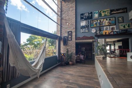 Casa à venda com 312m², 3 quartos e 3 vagasSala