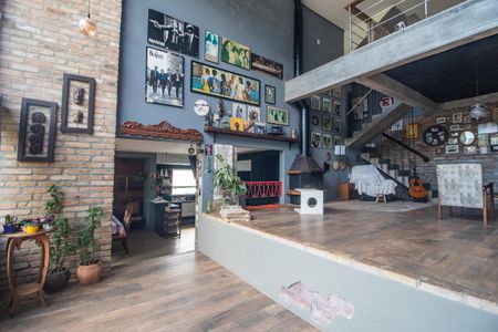 Casa à venda com 312m², 3 quartos e 3 vagasSala