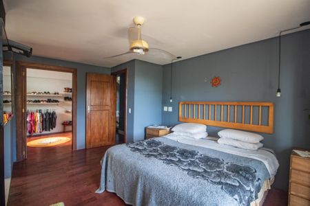 Casa à venda com 312m², 3 quartos e 3 vagasSuite