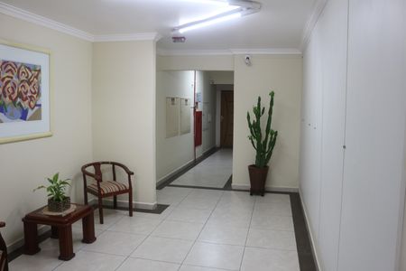 Apartamento para alugar com 68m², 2 quartos e 1 vagaHall social