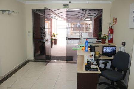 Apartamento para alugar com 68m², 2 quartos e 1 vagaHall social
