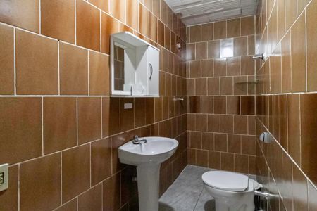 Casa à venda com 341m², 5 quartos e 3 vagasBanheiro social 2