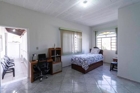 Casa à venda com 341m², 5 quartos e 3 vagasSuíte 1