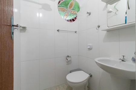 Casa à venda com 341m², 5 quartos e 3 vagasBanheiro social 1