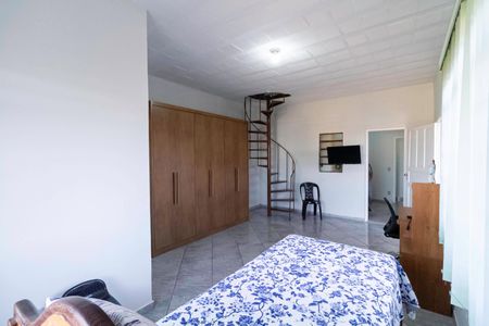 Casa à venda com 341m², 5 quartos e 3 vagasSuíte 1