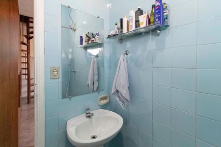 Casa à venda com 341m², 5 quartos e 3 vagasBanheiro da suíte 1