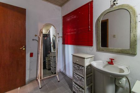 Casa à venda com 229m², 3 quartos e 2 vagas Casa à venda com 229m², 3 quartos e 2 vagasBanheiro da Suíte