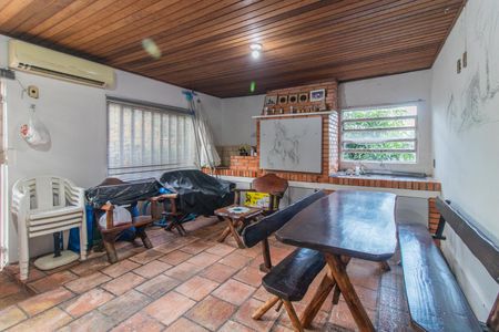 Casa à venda com 229m², 3 quartos e 2 vagas Casa à venda com 229m², 3 quartos e 2 vagasCozinha e Área de Serviço