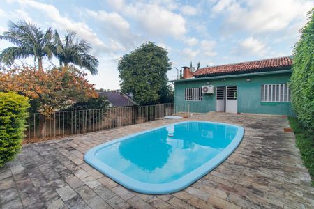 Casa à venda com 229m², 3 quartos e 2 vagas Casa à venda com 229m², 3 quartos e 2 vagasÁrea comum - Piscina