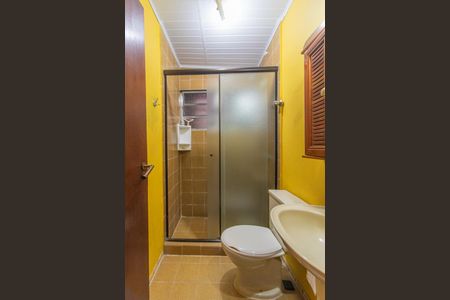 Casa à venda com 229m², 3 quartos e 2 vagas Casa à venda com 229m², 3 quartos e 2 vagasBanheiro Social