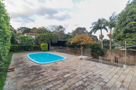 Casa à venda com 229m², 3 quartos e 2 vagas Casa à venda com 229m², 3 quartos e 2 vagasQuintal