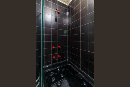 Casa à venda com 229m², 3 quartos e 2 vagas Casa à venda com 229m², 3 quartos e 2 vagasBanheiro da Suíte