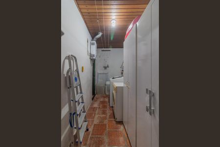 Casa à venda com 229m², 3 quartos e 2 vagas Casa à venda com 229m², 3 quartos e 2 vagasCozinha e Área de Serviço