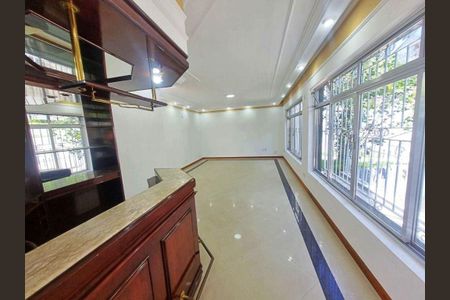 Casa à venda com 300m², 5 quartos e 5 vagas