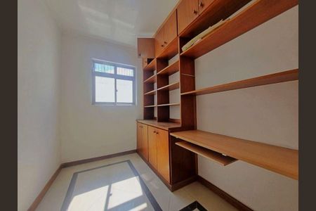 Casa à venda com 300m², 5 quartos e 5 vagas