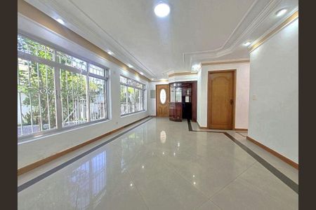 Casa à venda com 300m², 5 quartos e 5 vagas