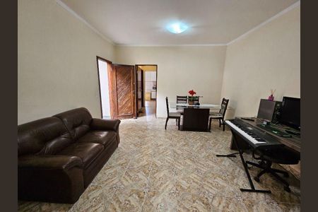 Casa à venda com 150m², 3 quartos e 2 vagas