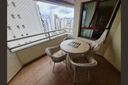 Apartamento à venda com 256m², 4 quartos e 6 vagas