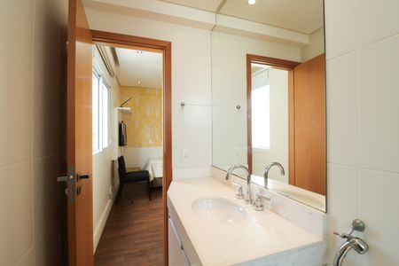 Apartamento à venda com 123m², 3 quartos e 3 vagasBanheiro da Suíte 3