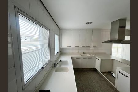 Casa à venda com 700m², 5 quartos e 6 vagasCozinha