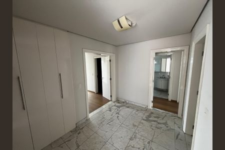 Casa à venda com 700m², 5 quartos e 6 vagasCopa 3