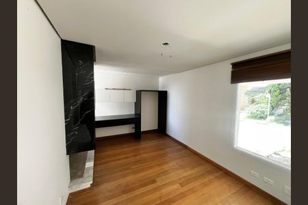 Casa à venda com 700m², 5 quartos e 6 vagasSaleta