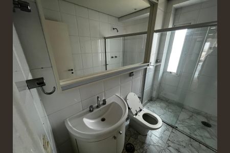 Casa à venda com 700m², 5 quartos e 6 vagasBanheiro da Suíte 4