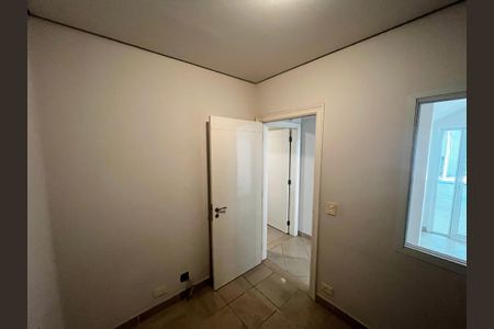 Casa à venda com 700m², 5 quartos e 6 vagasQuarto de Serviço