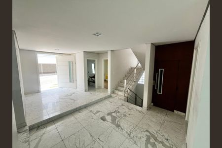 Casa à venda com 700m², 5 quartos e 6 vagasCopa