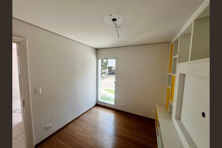 Casa à venda com 700m², 5 quartos e 6 vagasSala De Tv