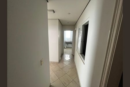Casa à venda com 700m², 5 quartos e 6 vagasCorredor da Área de serviço