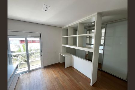 Casa à venda com 700m², 5 quartos e 6 vagas Suíte 1