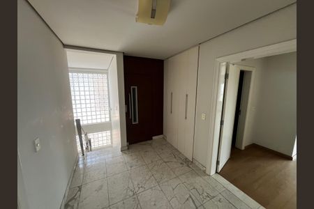 Casa à venda com 700m², 5 quartos e 6 vagasCopa 3